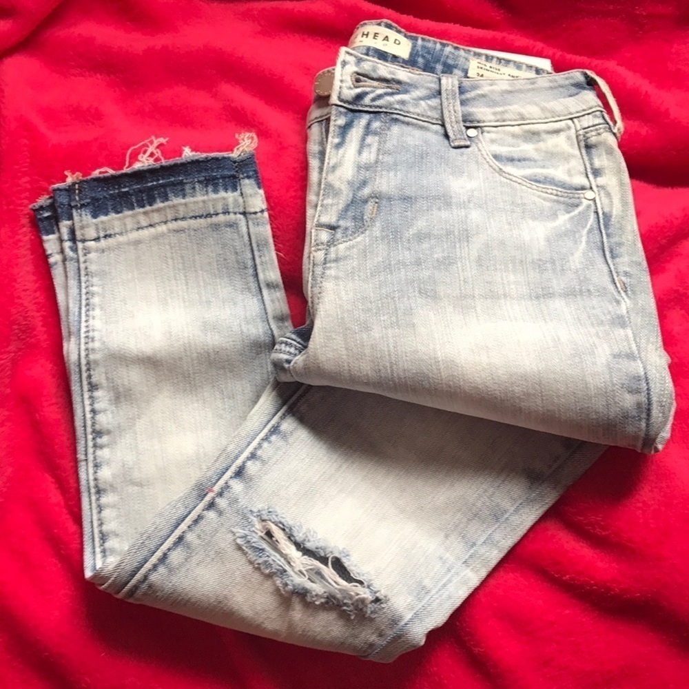 Bullhead midrise skinny ankle distressed jeans
